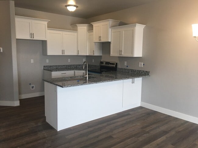 Building Photo - 847 Gleneagle Ct
