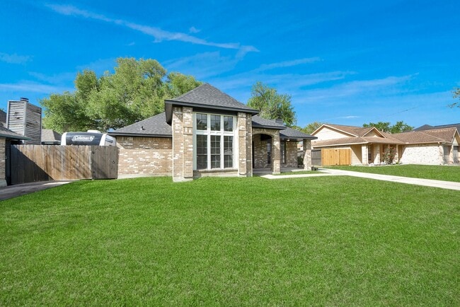 Building Photo - 1114 N Nottingham