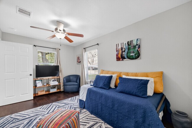 Building Photo - 4907 Marietta Ln