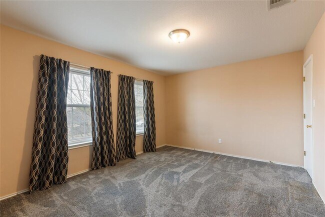 Building Photo - 1329 Amberwood Loop