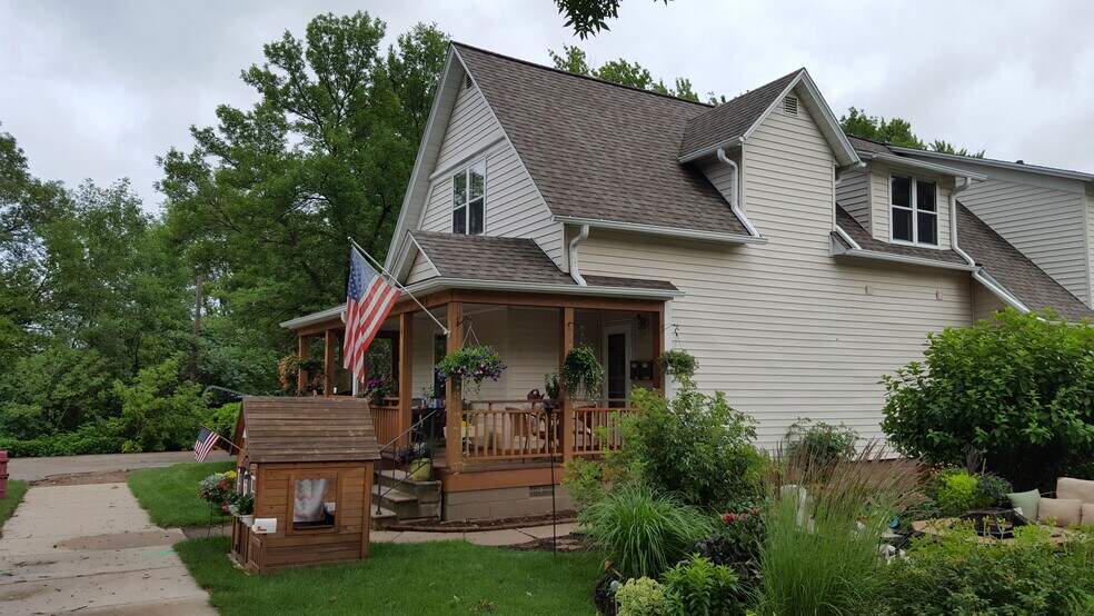 Wraparound Porch with Beautiful Views - 143 River St