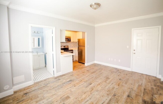 Primary Photo - 53 NE 49th St
