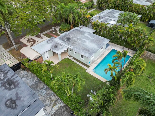 Building Photo - 5940 SW 47th St