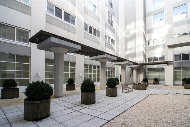 Building Photo - 1 Landmark Sq