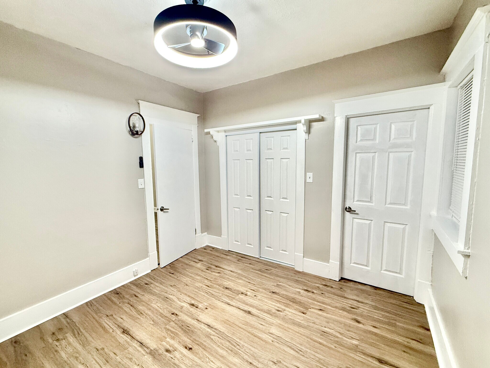 Building Photo - 2007 S 8th St