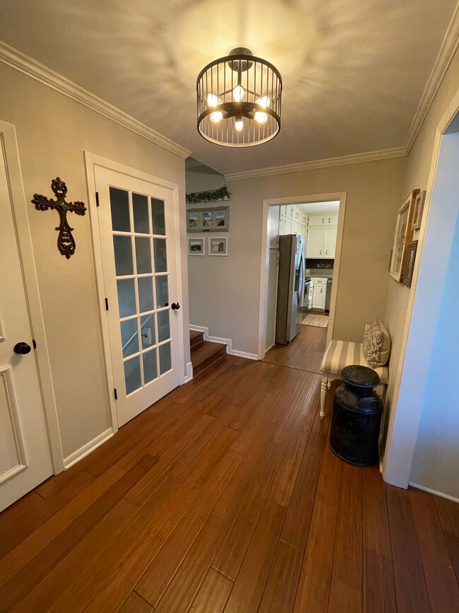 Building Photo - 5801 E Rockhill St