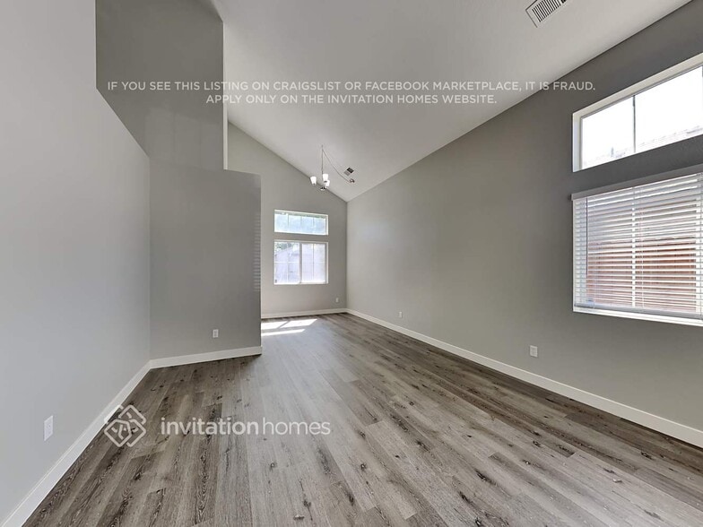 Building Photo - 8374 Hillsbrook Dr