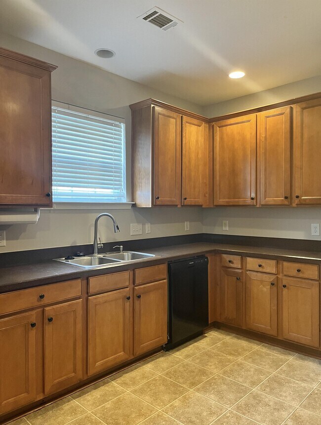 Building Photo - 946 Old Forester Ln