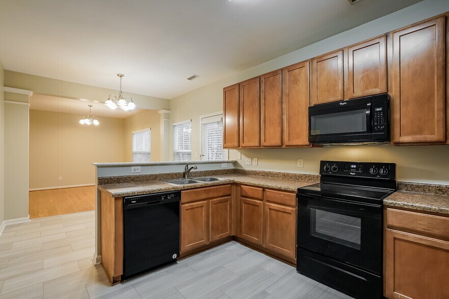 Building Photo - 3629 Pinkham Way