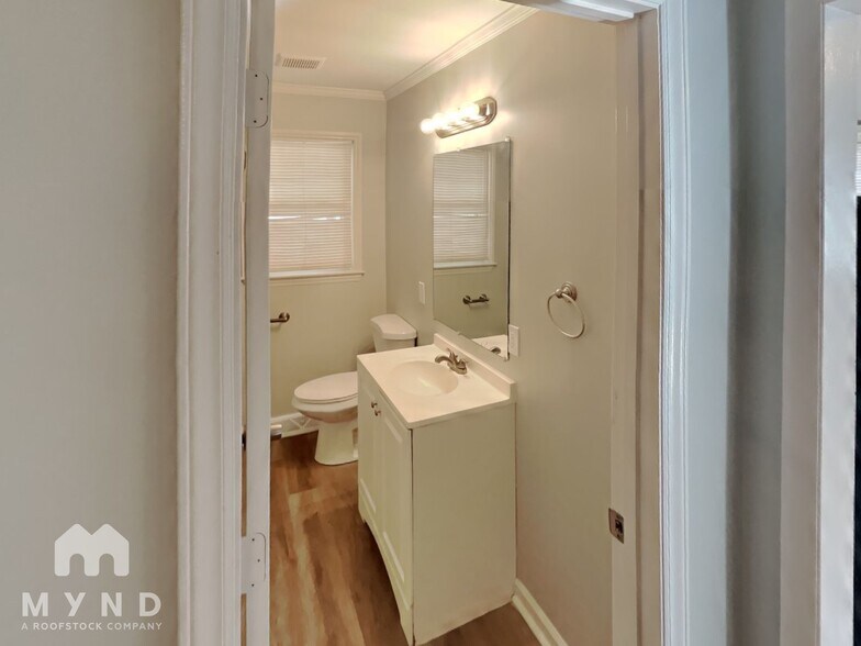 Building Photo - 2634 Skyland Dr