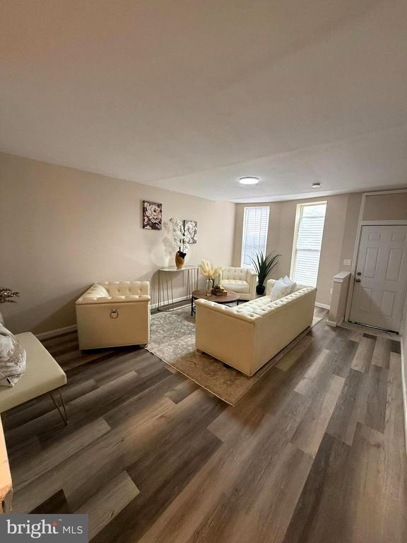 Building Photo - 1026 E North Ave