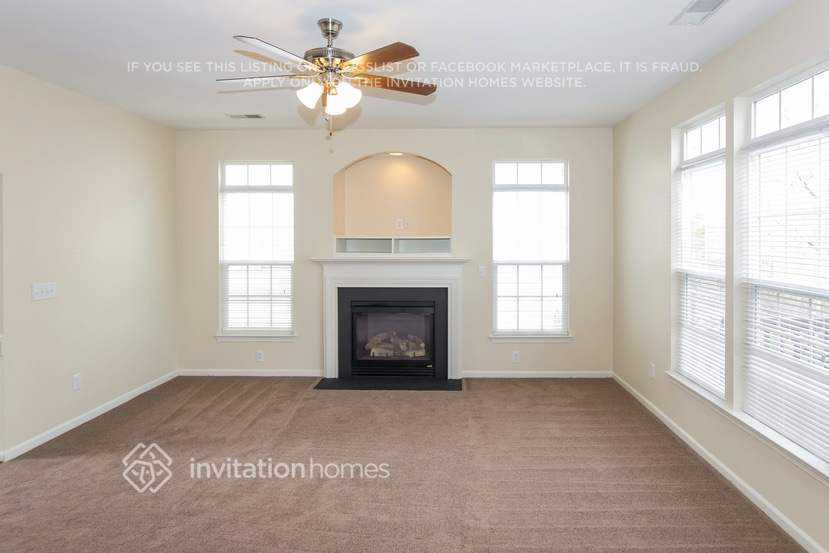 Building Photo - 9822 Edinburgh Ln