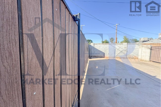 Building Photo - 2Bed/1Bath House at AZ-51/Thomas Rd! NO CREDIT, NO BACKGROUND, NO RENTAL HISTORY CHECK!