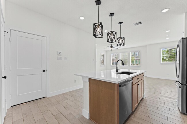 Building Photo - 7735 Meadow Mouse Ln