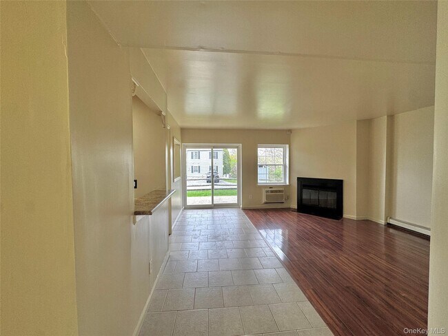 Building Photo - 5 Lexington Hills Rd