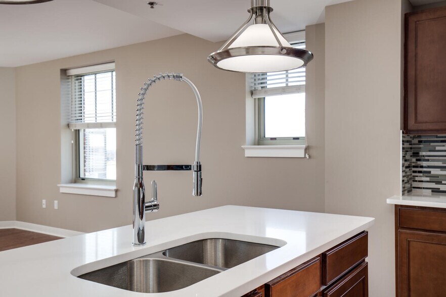 Building Photo - 525 W Lafayette Blvd