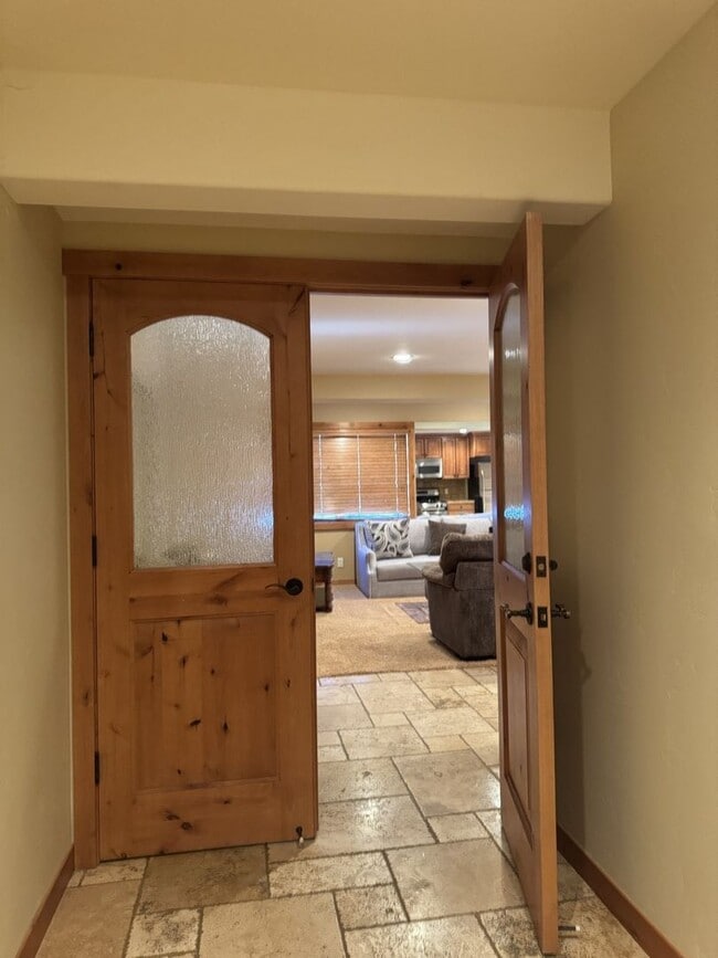 Building Photo - Luxury 5-Bedroom, 6-Bathroom Mountain Retreat – Hot Tub, Fireplaces, & More!