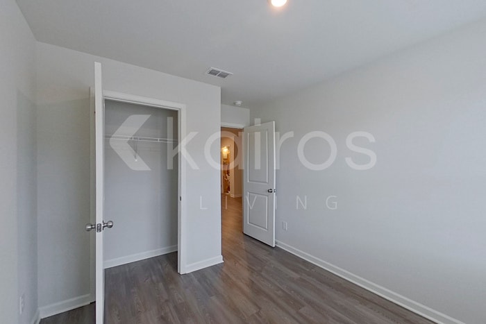 Building Photo - 372 Ironwood Ct