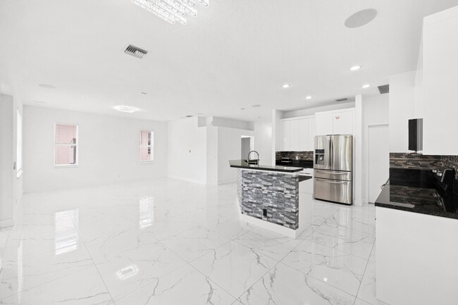 Building Photo - 1209 Olympic Cir