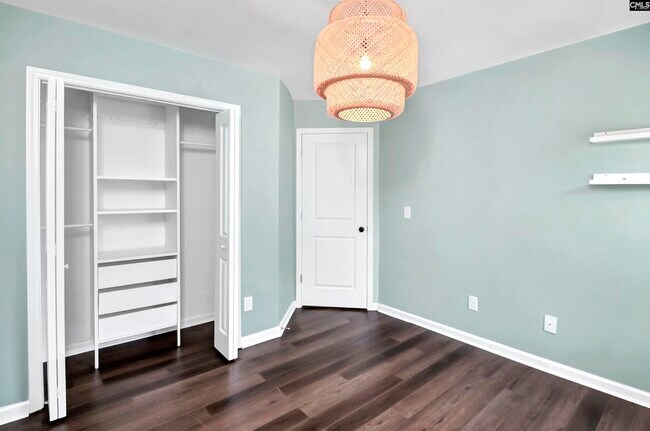 Building Photo - 834 Parnell Ct