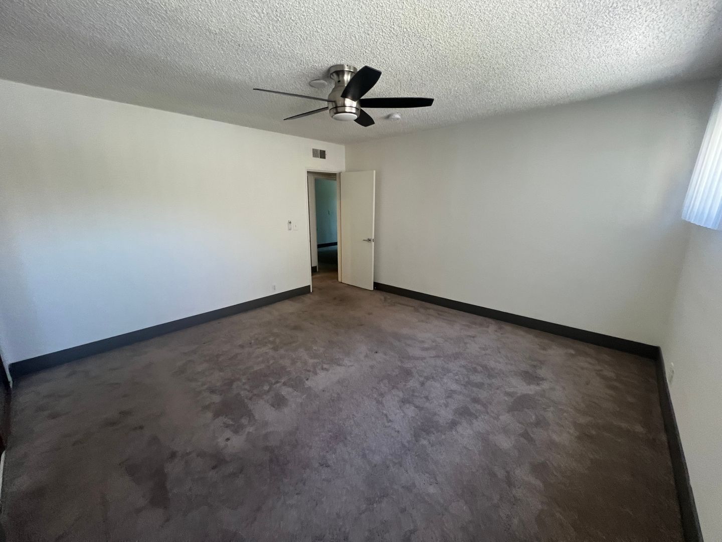 Building Photo - 1444 Centinela Ave
