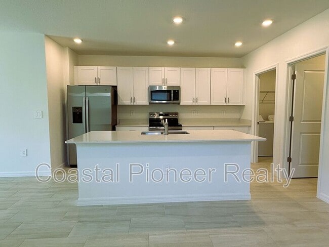 Building Photo - 17614 Pleasantview Blvd