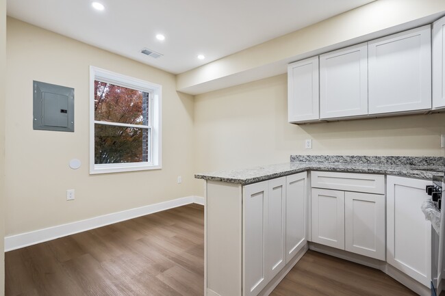 Building Photo - 1812 Benning Rd NE