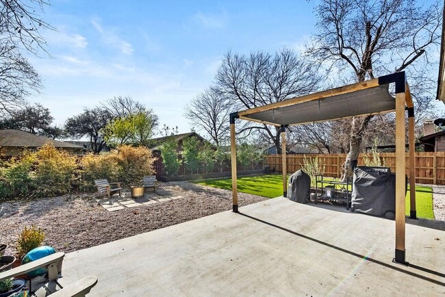 Building Photo - 6803 Castlekeep Way