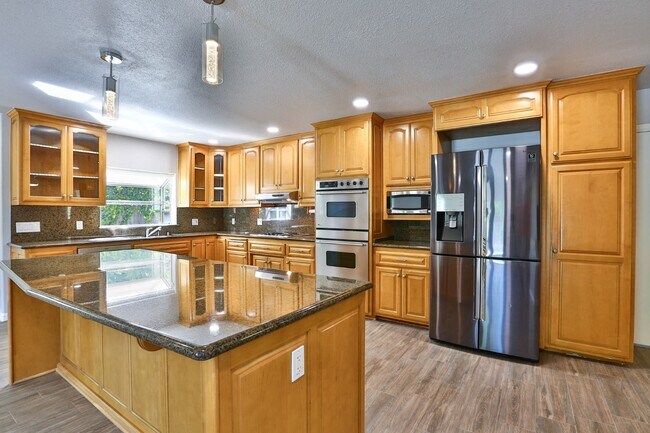 Building Photo - Saratoga single story home with Pool, and open Concept Living