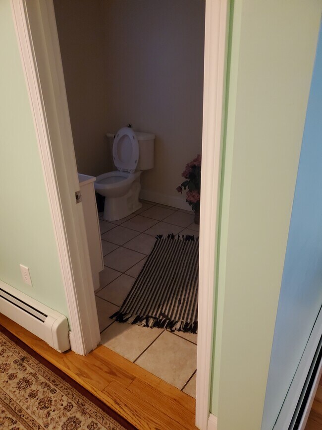 Building Photo - 5 Spring St