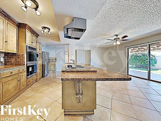 Building Photo - 4428 S La Corta Dr