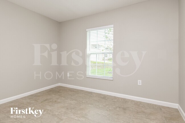 Building Photo - 643 Lindbergh Wy