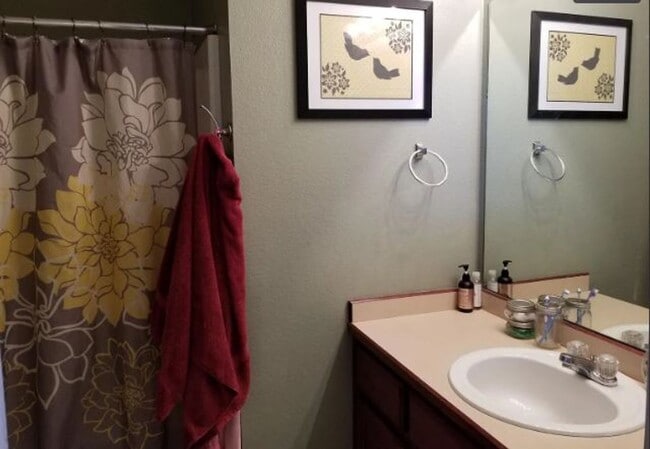 Building Photo - Adorable 3-Bedroom Home in Waxahachie, TX