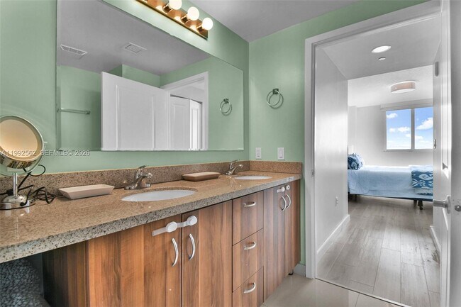 Building Photo - 601 NE 23rd St