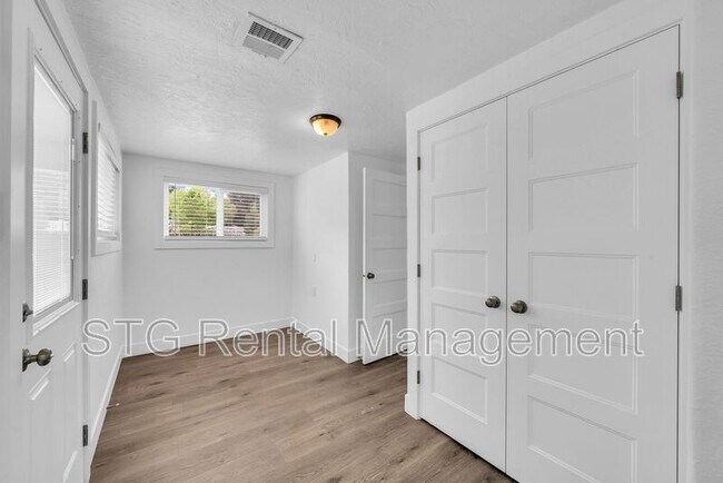 Building Photo - 300 W 100 N