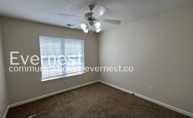 Building Photo - 14 Fawn Ln