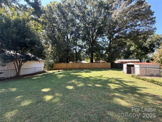 Building Photo - 4820 Charleston Dr