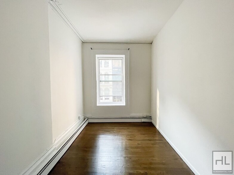 Building Photo - BROADWAY