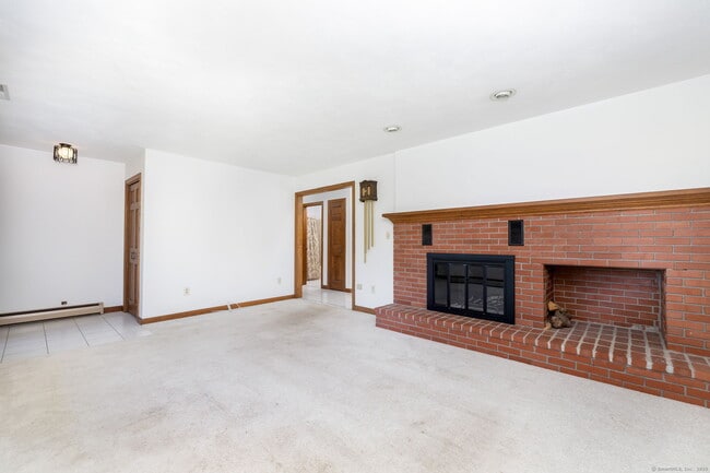 Building Photo - 428 Maple St