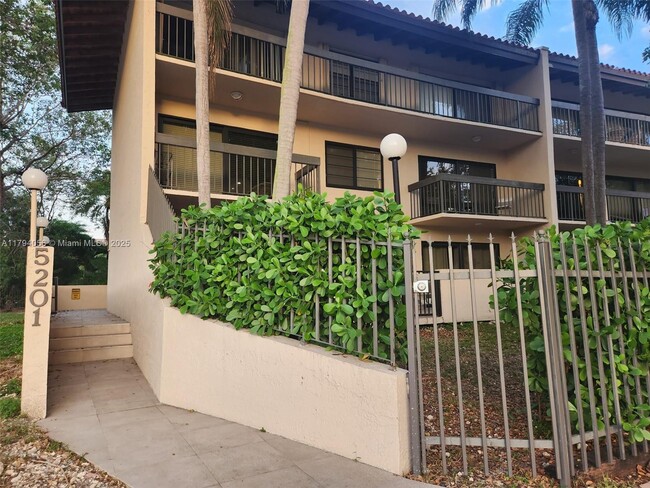Building Photo - 5201 Orduna Dr