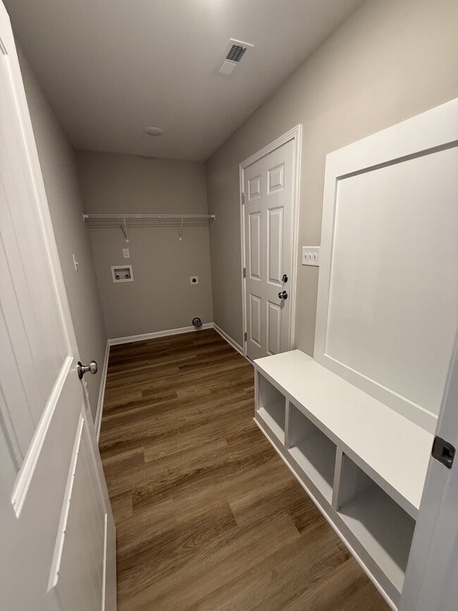 Building Photo - 104 Berkshire Cir