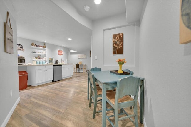 Building Photo - Welcome Home to this beautiful 5-bedroom h...