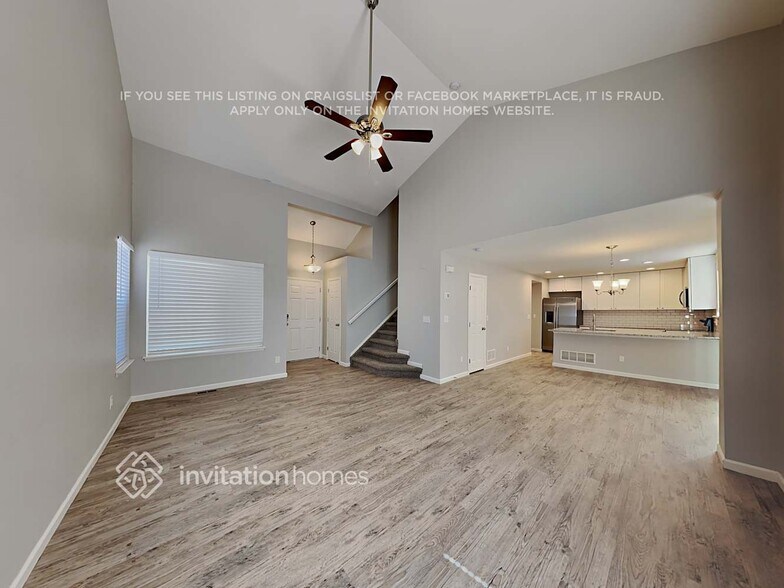 Building Photo - 8151 Meadowcrest Dr