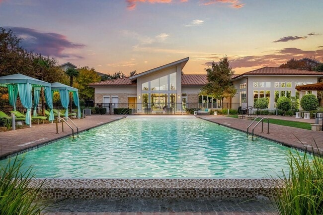 Building Photo - 12700 Ridgeline Blvd