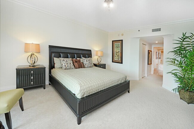 Building Photo - 3740 S Ocean Blvd