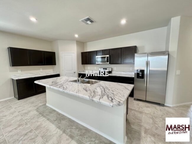 Building Photo - Very nice 4 bedroom home in Coolidge!