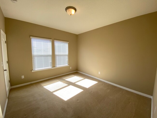 Building Photo - Brand New 1 Bedroom Unit in Laureate Park