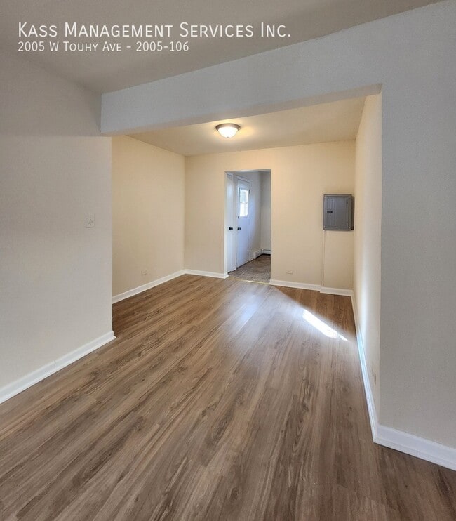 Building Photo - 2005 W Touhy Ave