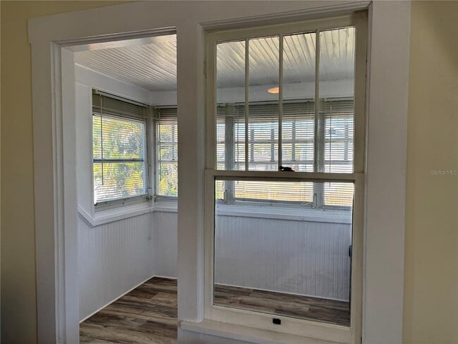 Building Photo - 810 22nd Ave N