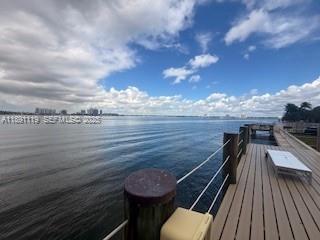 Building Photo - 2208 Bay Dr